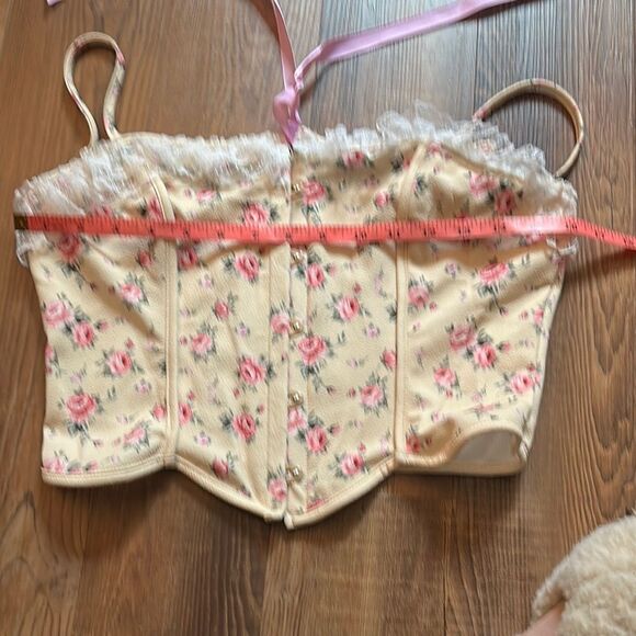 Amazon Floral Lace Trim Corset - Cream and Pink - Picture 3 of 11